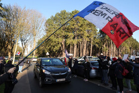 "کاروان آزادی" در راه پاریس؛ ماکرون، فرانسوی‌ها را به آرامش فراخواند