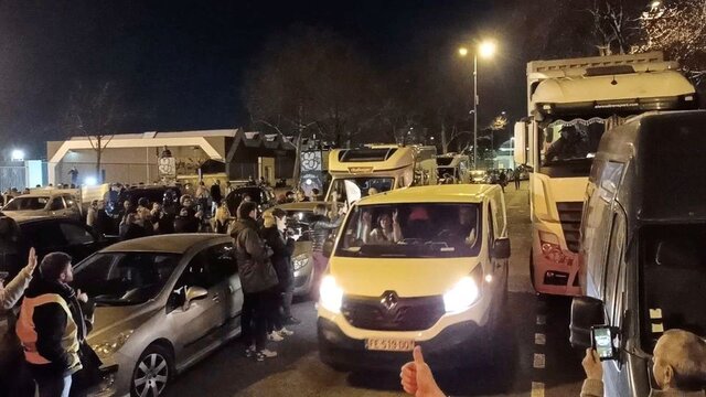 کامیونداران کانادایی همچنان به اعتراضات خود ادامه میدهند