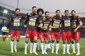 پرسپولیس برد و در کورس قهرمانی ماند