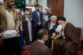 مراسم عمامه گذاری طلاب توسط آیت الله علوی بروجردی در روز میلاد حضرت علی(ع)