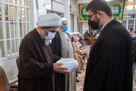 مراسم عمامه گذاری طلاب توسط آیت الله محمدجواد فاضل لنکرانی در روز میلاد حضرت علی(ع)