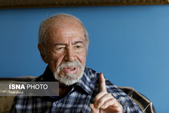 ر. اعتمادی: در ۸۸سالگی خود را ۲۴ساله حس میکنم