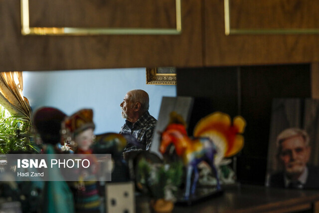 ر. اعتمادی: در ۸۸سالگی خود را ۲۴ساله حس میکنم