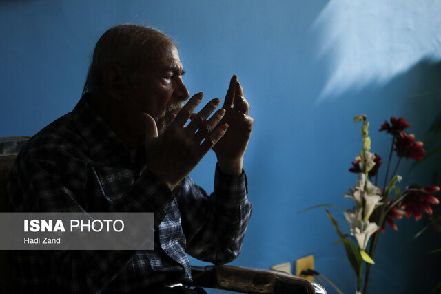 ر. اعتمادی: در ۸۸سالگی خود را ۲۴ساله حس میکنم