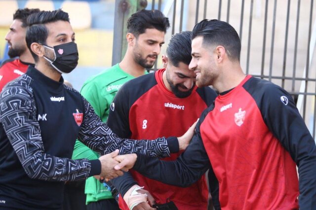 پورعلی گنجی با پرسپولیس تمرین کرد پورعلی گنجی با پرسپولیس تمرین کرد