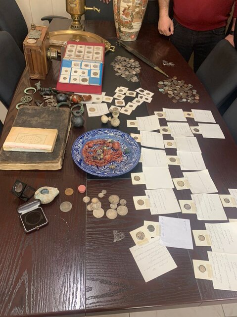 قاچاق ۵۷۰ قلم عتیقه/ارزش چند میلیاردی سکهها