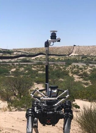 گشتزنی سگهای رباتیک در مرز آمریکا و مکزیک