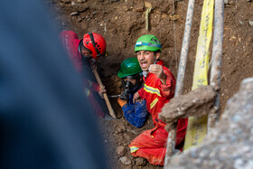 ریزش آوار ساختمانی و محبوس شدن دو کارگر - قم