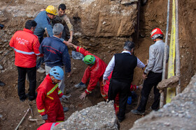 ریزش آوار ساختمانی و محبوس شدن دو کارگر - قم