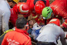 ریزش آوار ساختمانی و محبوس شدن دو کارگر - قم