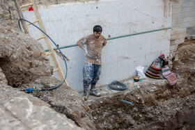 ریزش آوار ساختمانی و محبوس شدن دو کارگر - قم