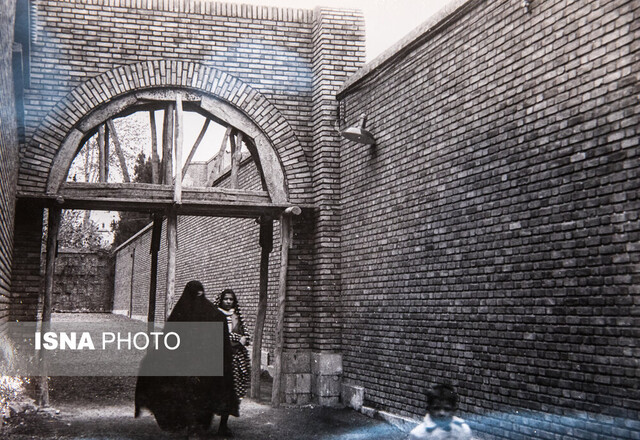 خاطرات یک قرنِ "باغ اطلسی قجری"؛ از آنفلوآنزای اسپانیایی تا کارِستان در کرونا + عکس