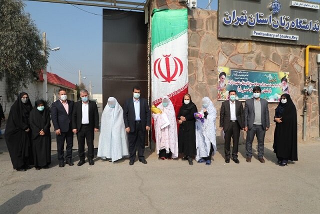 به همت کارکنان بانک رفاه کارگران تعدادی از زنان زندانی به آغوش خانواده بازگشتند