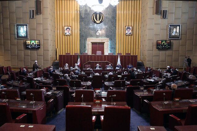 بحث و بررسی درباره الزام پاسخگویی رئیسجمهور و وزرا به تذکرات مجلس بحث و بررسی درباره الزام پاسخگویی رئیسجمهور و وزرا به تذکرات مجلس