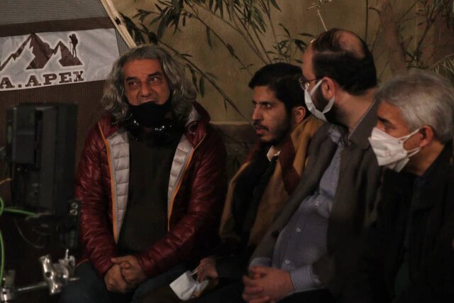 بازدید علی فروغی و مدیران شبکه سه سیما از پشت صحنه «حکم رشد»