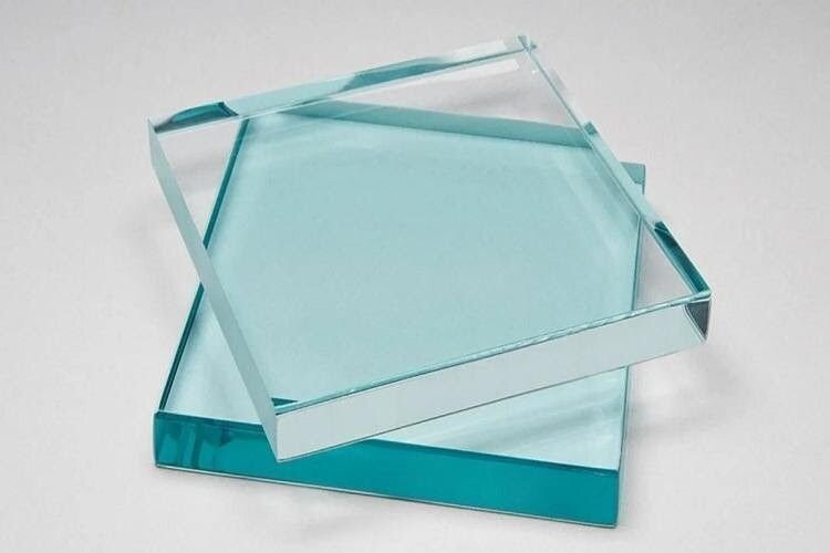 8 ویژگی شیشه سکوریت استاندارد