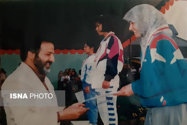 زن تاریخساز ورزش ایران: با تلفن سکهای خبر پرچمداری را به خانوادهام دادم/ غریب ماندهایم