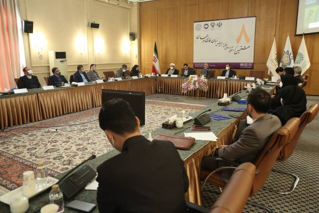 ضرورت آموزش فارسی به خارجیها و ایجاد بانک اطلاعاتی