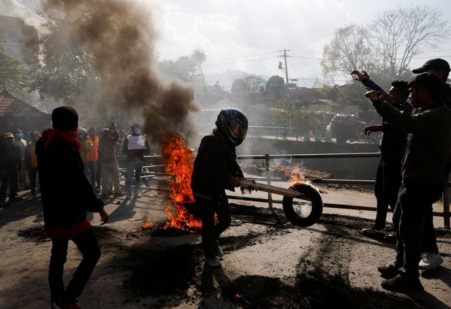 تصویب دریافت کمک مالی آمریکا در پارلمان نپال در میان اعتراضات شدید مردمی