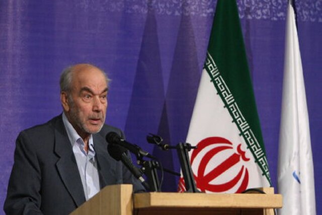 در وجود دانشمندان بزرگ در کشور تردیدی نیست، ولی باید به آثار علم در جامعه نیز توجه کنیم در وجود دانشمندان بزرگ در کشور تردیدی نیست، ولی باید به آثار علم در جامعه نیز توجه کنیم