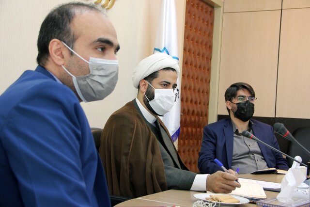 ارسال پیامکهای مختص آقایان و یا خانمها برای عموم مردم غیرفرهنگی است