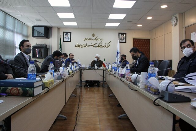 ارسال پیامکهای مختص آقایان و یا خانمها برای عموم مردم غیرفرهنگی است