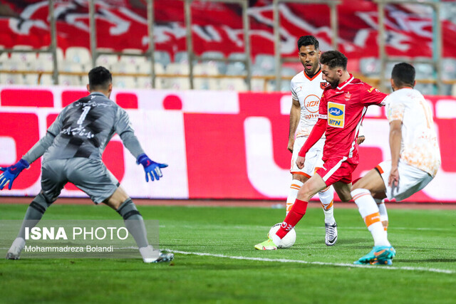 تساوی پرسپولیس و هوادار در نیمه اول