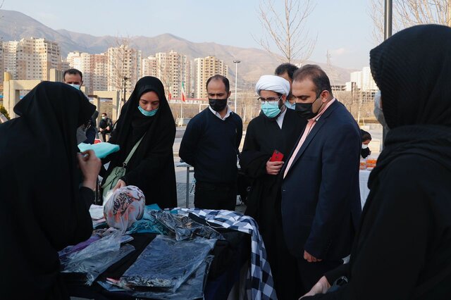 برگزاری گذر فرهنگی و کارآفرینی با حضور زنان کارآفرین در مجموعه فرهنگی شهدای خلیج فارس