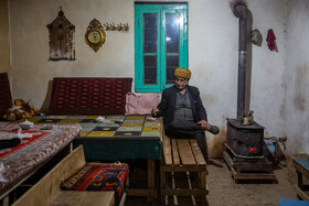 در مسیر روستاهای انبو، بنونمشایخ و شامیلرزان کافههایی واقع شده است که به اهالی منطقه و گردشگران خدمات میدهند.