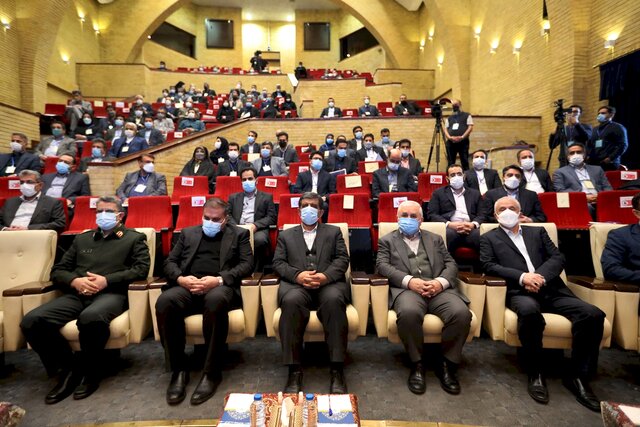 عکس از احمد پیشکار دخالت دولت پابرجاست