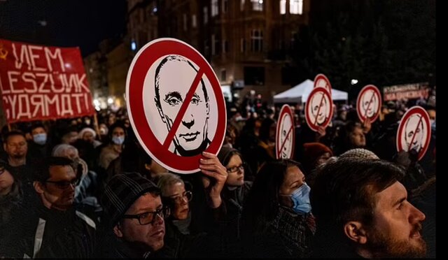 جنگ، حمایت‌ روس‌ها از پوتین را افزایش داد