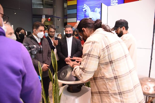 کمانچه کلهر و تار علیزاده را دنیا شنیده اما در تلویزیون خبری نیست