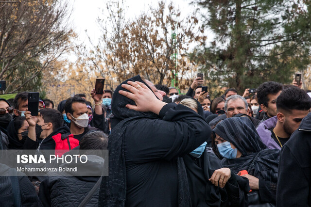 در مراسم تشییع پیکر زهره فکورصبور چه گذشت؟