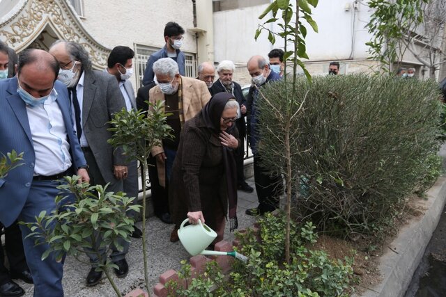 کاشت درخت به یاد هنرمندان درگذشته