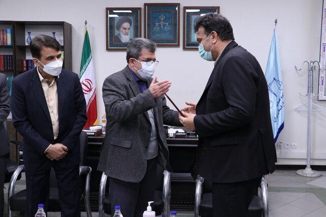 سرپرست معاونت اجتماعی و پیشگیری از وقوع جرم دادگستری استان تهران معارفه شد سرپرست معاونت اجتماعی و پیشگیری از وقوع جرم دادگستری استان تهران معارفه شد