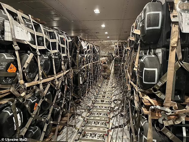 فرودگاه مخفی در شرق اروپا، نقطه ارسال سلاحهای غربی به اوکراین