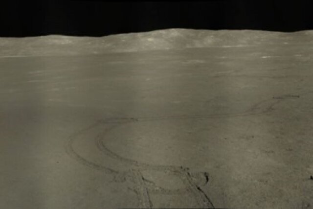 تصویر جدید مریخنورد چین از نیمه پنهان ماه تصویر جدید مریخنورد چین از نیمه پنهان ماه