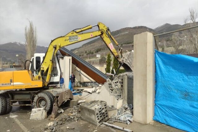 ۳۳ هکتار از حریم رودخانههای لواسانات رفع تصرف شد ۳۳ هکتار از حریم رودخانههای لواسانات رفع تصرف شد