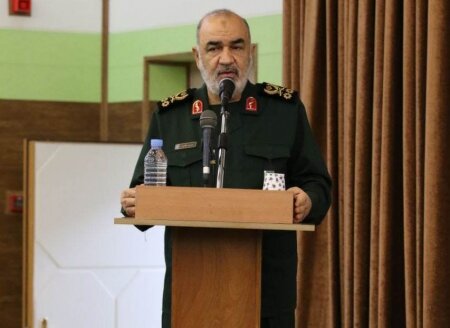 سرلشکر سلامی: برابر دشمنان دست برتر را داریم سرلشکر سلامی: برابر دشمنان دست برتر را داریم