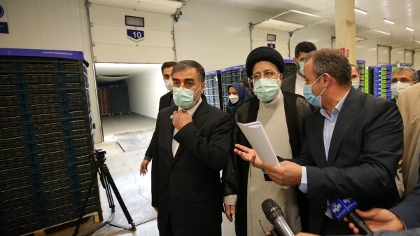 بازدید رییس جمهور از مجهزترین مرکز آزمایش، بستهبندی، نگهداری و بازاریابی محصولات کشاورزی بازدید رییس جمهور از مجهزترین مرکز آزمایش، بستهبندی، نگهداری و بازاریابی محصولات کشاورزی