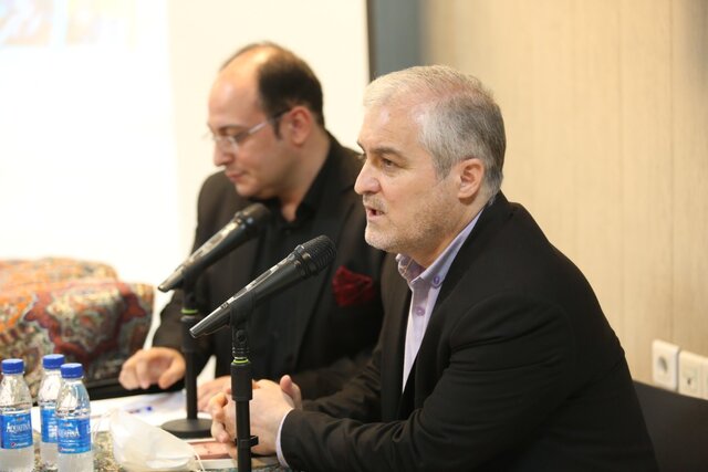 «تاریخ شفاهی یکصد سال تئاتر کودک و نوجوان» رونمایی شد