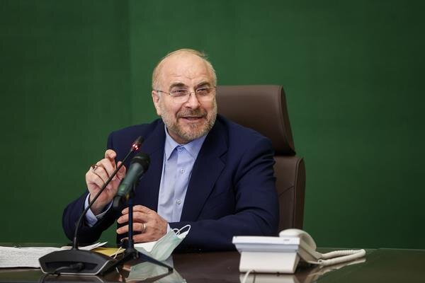 گفتوگوی تصویری قالیباف با بازیکنان تیم ملی فوتبال گفتوگوی تصویری قالیباف با بازیکنان تیم ملی فوتبال