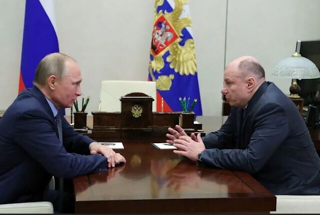 ولادیمیر پوتانین در کنار پوتین انتقادها از اقدام احتمالی پوتین علیه شرکتهای خارجی