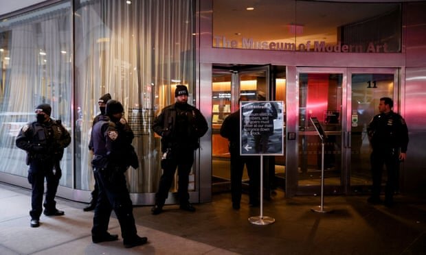 چاقوکشی به‌خاطر لغو عضویت در موزه هنرهای مدرن 