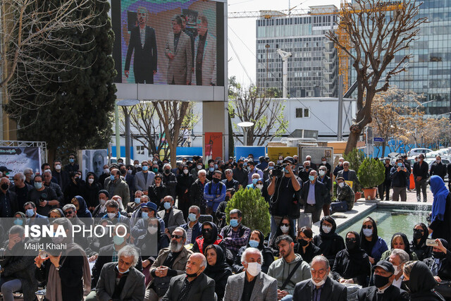 تجلیل هنرمندان از مرحوم علیرضا غفاری 6