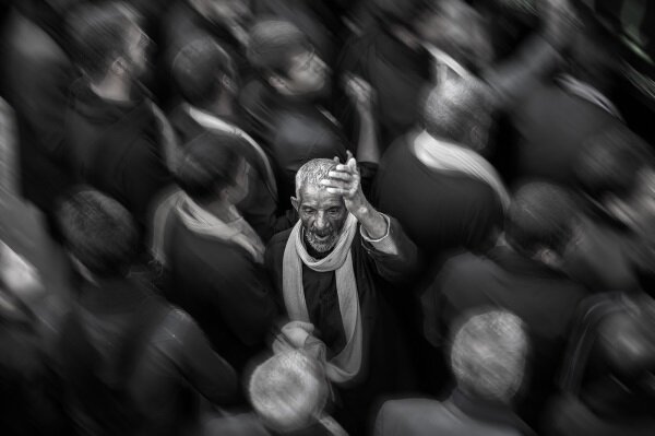 عکس «گریه زیر آب از محمد استکی» جوایز جشنوارههای صربستان و بوسنی برای عکاسان ایرانی