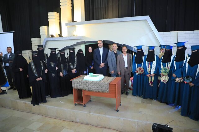 تجلیل از فارغالتحصیلان زبان فارسی دانشگاه صنعا