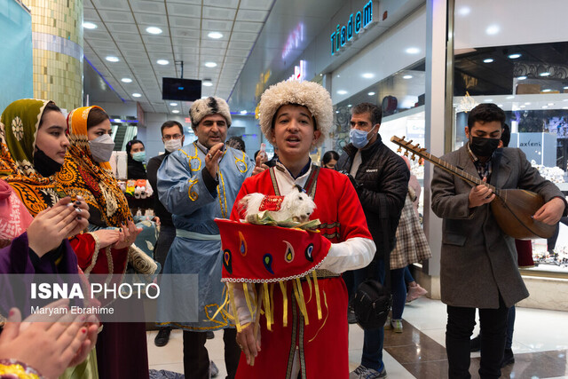 صدای پای بهار با نوای «تکمچیها» به گوش میرسد