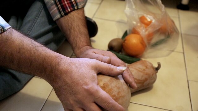 آغاز نمایش آنلاین «کودکیِ ناتمام» ناصر صفاریان