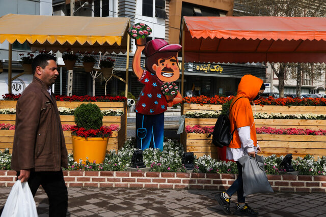 Welcoming tourists with 18 million flower branches